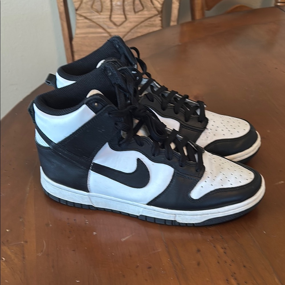 Nike Black and White High-Tops